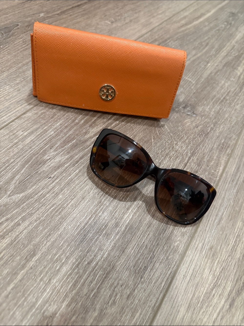 Tory Burch Orange Saffiano Case with Brown Tortoiseshell Sunglasses